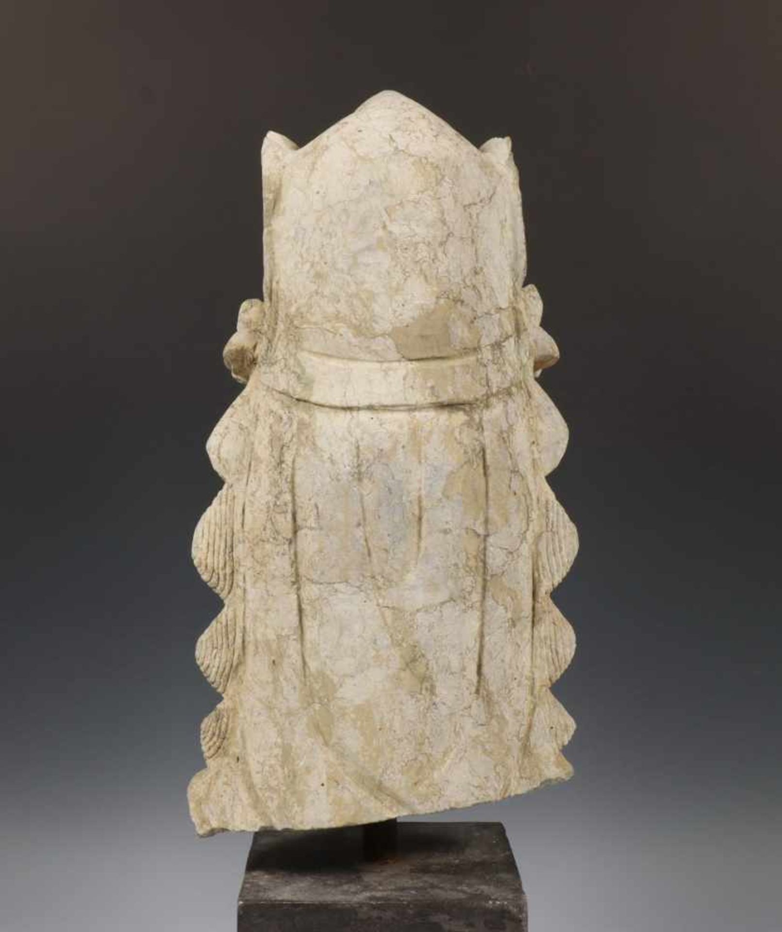 Hardstenen hoofd van Guanyinh. 41,5 cm.; [1]180 - Image 3 of 3