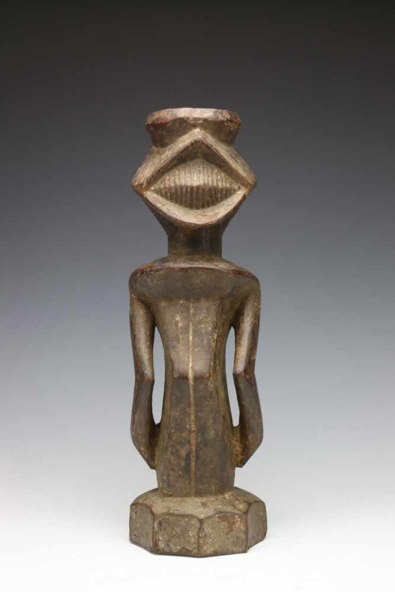 DRC., Bembe, half figure,with hole in head, beard, indentations round the shoulders and a base - Bild 3 aus 4