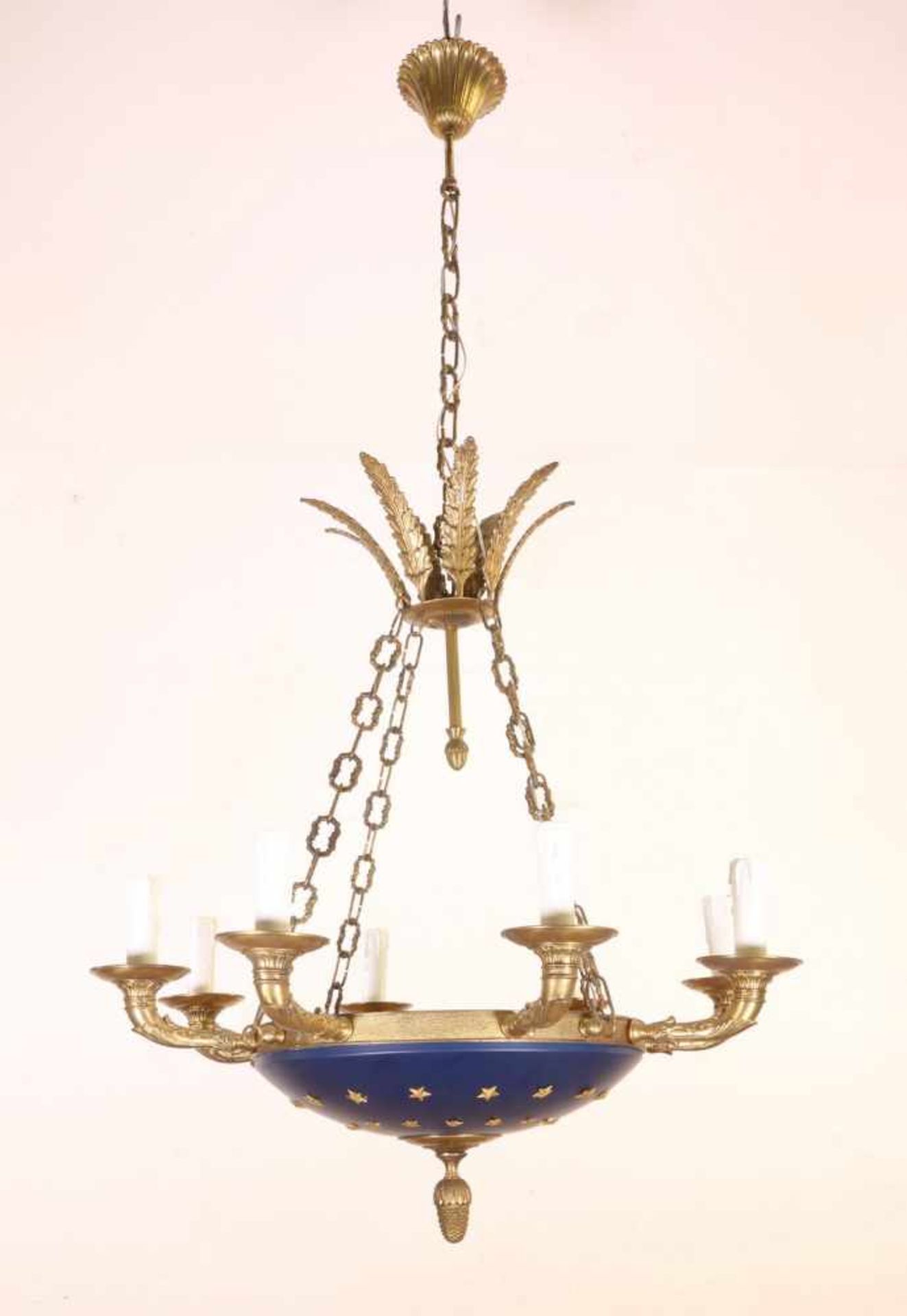 Paar achtlichts kronen in Empire-stijl,met verguld bronzen palmetten en dennenappels; diam. 62 en h. - Image 2 of 3