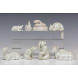 China, serie van acht diverse blanc de chine dierfiguren, 20st eeuw.h. 2 tot 8 cm.; Herkomst: