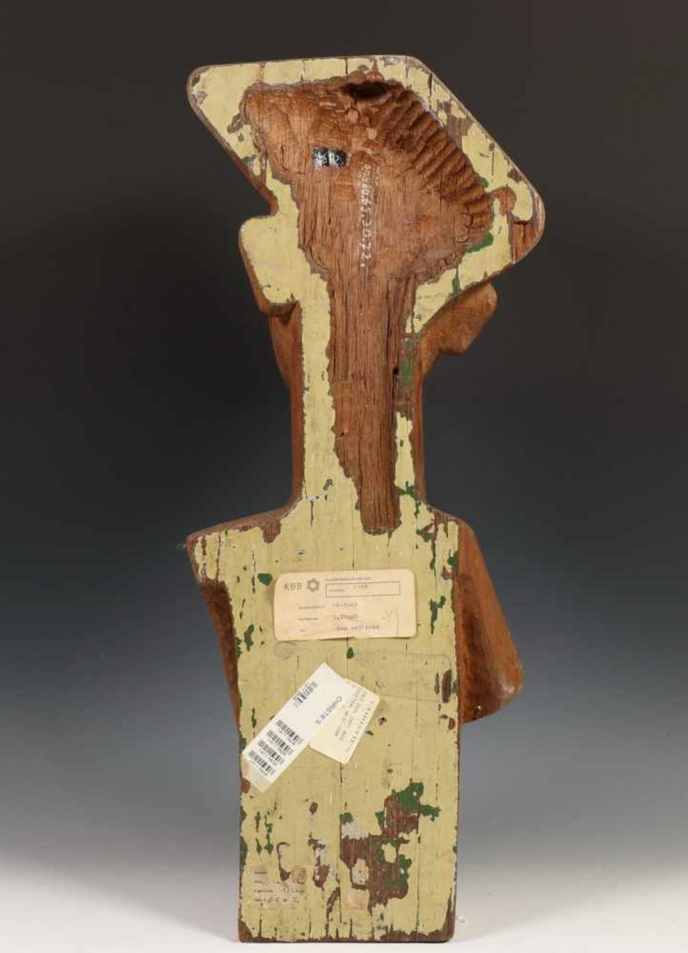 Leo Braat (1908-1982), houten sculptuur;'Kop met hoed'. Met oude collectie nummers en stikkers o. - Bild 3 aus 3