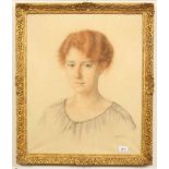 Georg Rueter (1875-1966)Portret van een jonge vrouw; houtskool en krijt; 55 x 45 cm.; gesign. r.