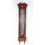 Mahoniehouten bakbarometer, Louis XVI, ca. 1800,met gebroken timpaan (def.), guirlandes en