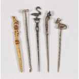 Vijf pijpenwroeters, 19e eeuw;zilver en been; 5120