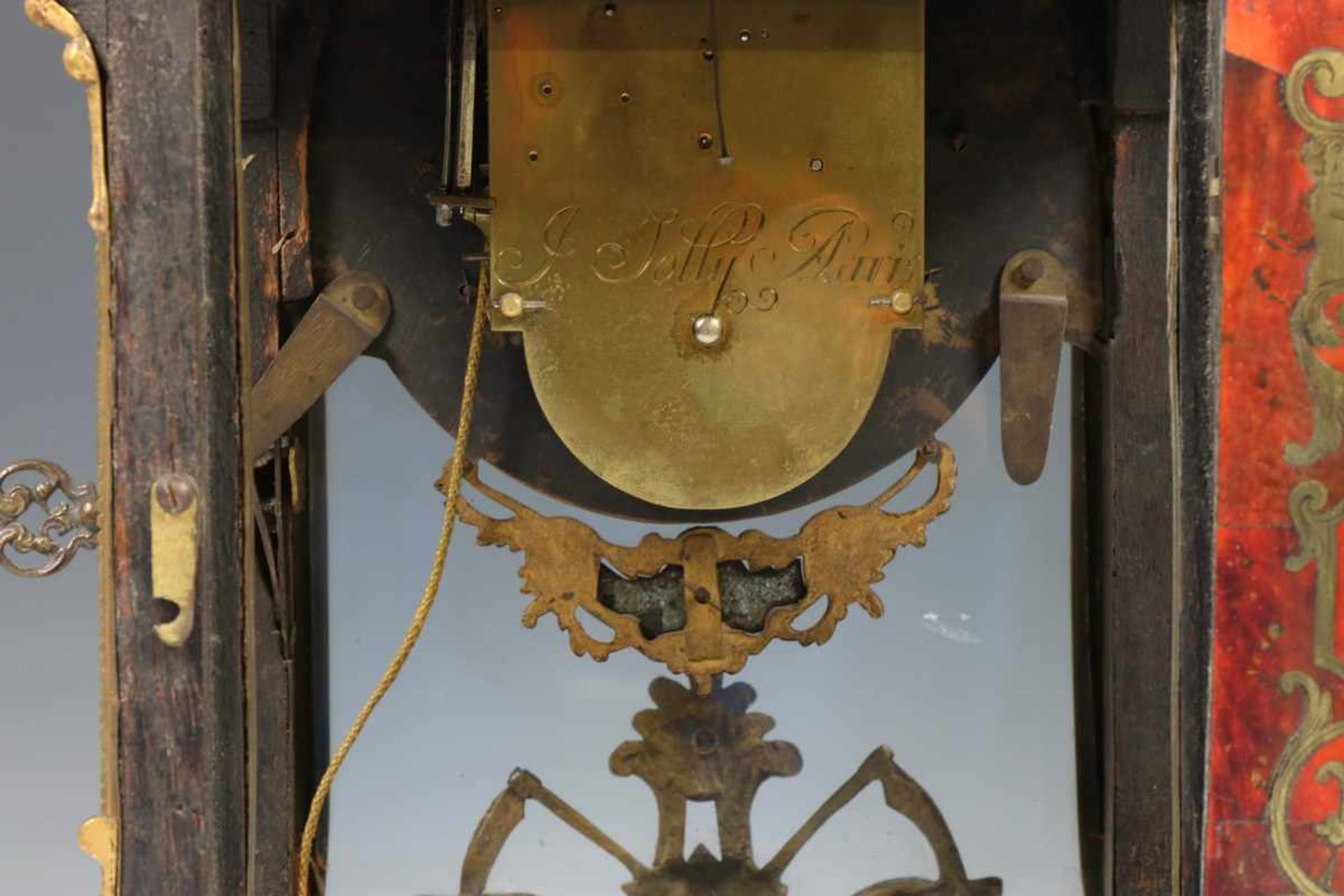 Frankrijk, consoleklok met Boulle techniek, 18e eeuw;uurwerk uitgevoerd met gaand- en (kwartier) - Bild 4 aus 5