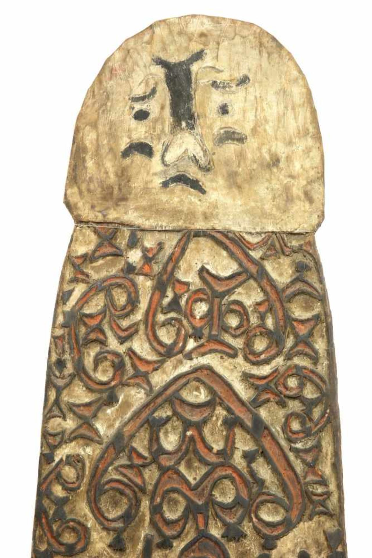 Papua Barat, North West Asmat, warshield, yamasj,topped by a ray head and with a central pattern - Bild 2 aus 4