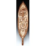 PNG, Papua Golf, Elima, spirit board, hohaowith central anthropomorphic figure on a white ground