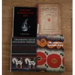Eleven books on Indonesia and Oceania, a.w. ‘The Dyer’s Art, irate, batik, pangi'‘Asmat, Kon.