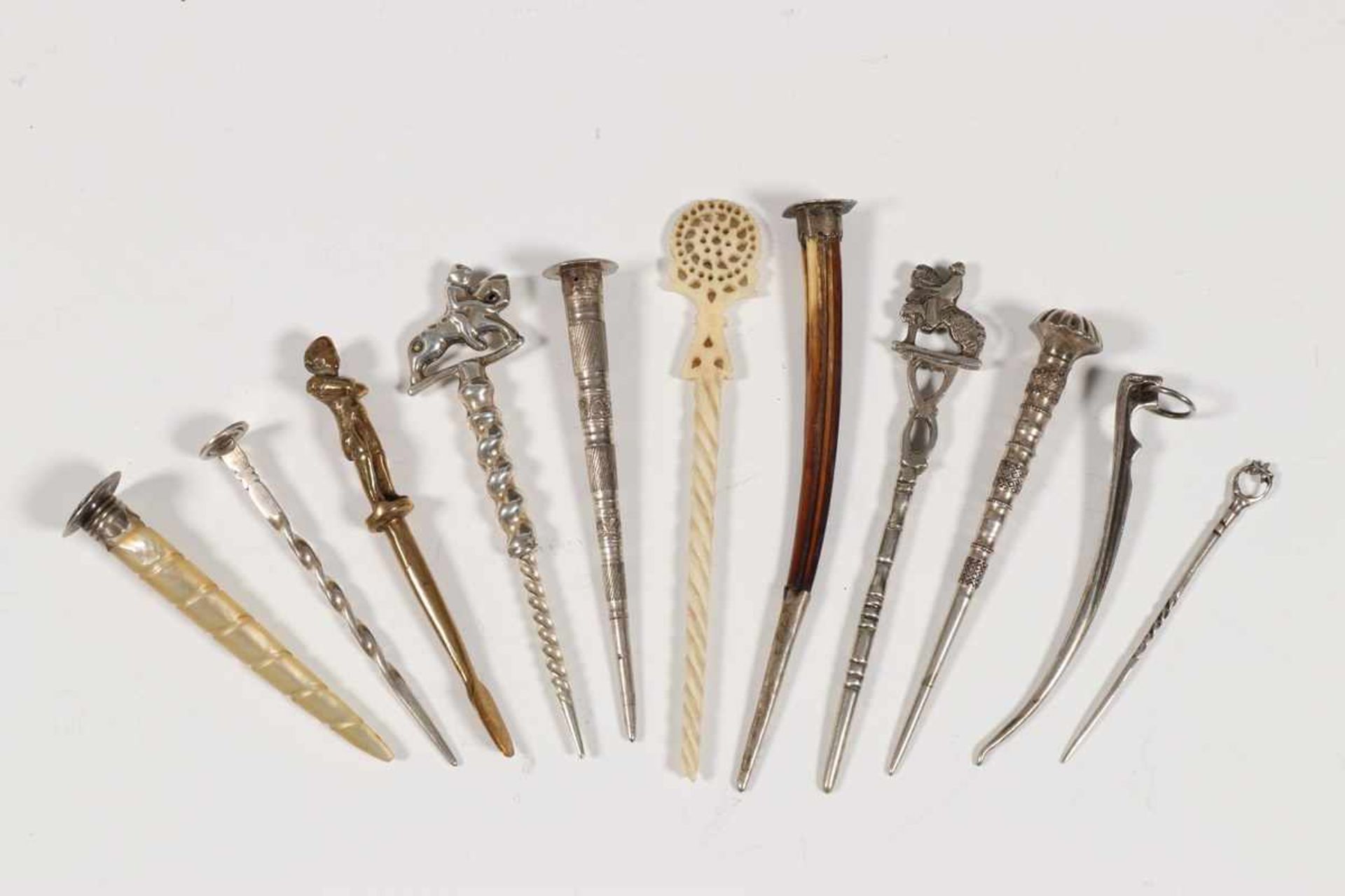 Tien pijpenwroeters, 19e eeuw,zilver, been en parelmoer; 10200