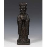 China, zwart gepatineerd bronzen sculptuur, Ming periode;Taoistische onsterfelijke met scepter in de
