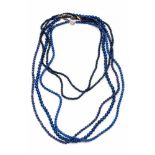 Vijf kralen collierskralen van lapis-lazuli of sodaliet; 5200