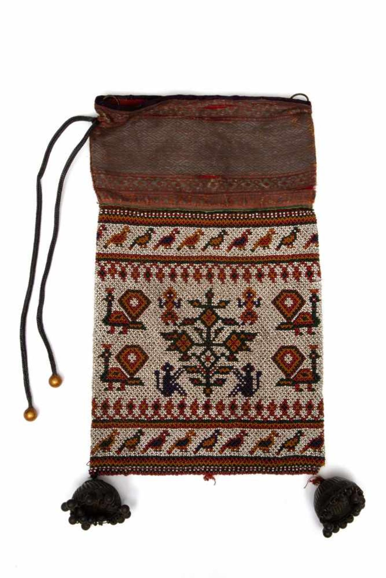 India, Gujarat, court art bag with glass beaded panels, possibly 16th-17th century.depicting a - Bild 2 aus 2