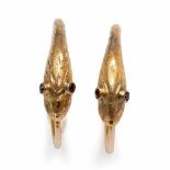Paar gouden creolenin de vorm van een slang. Ogen gezet met granaat; Bruto 3.8 gr.; 2220