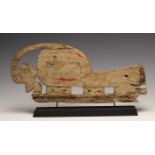 PNG, Massim, Trobriand, canoe ornamentwith in the front a curved stylized bird head and fish. In