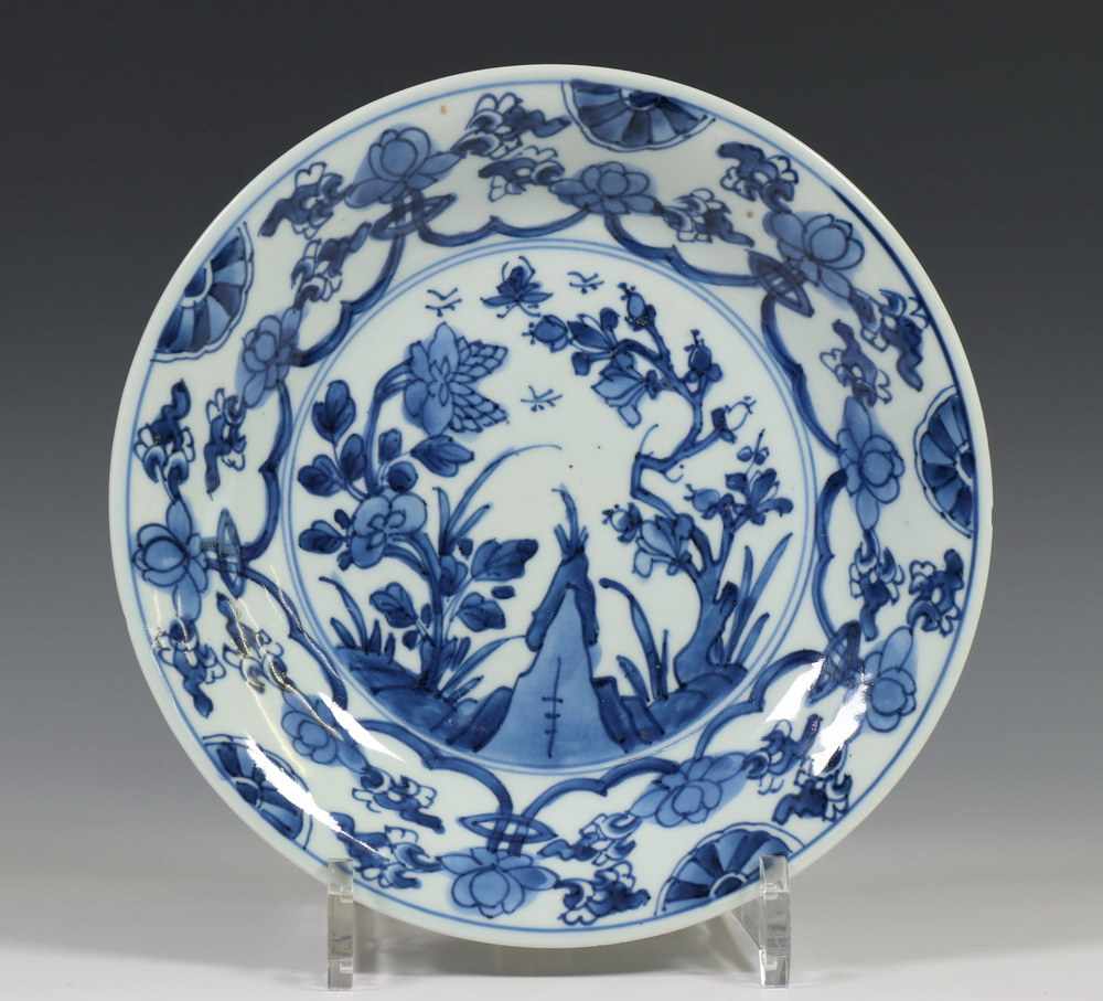 Tichelaar, blauw-wit aardewerk haringschaaltje, 20e eeuw en China, blauw-wit porseleinen bord, 18e - Image 3 of 4