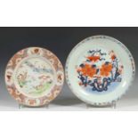 China, Imari diep bord en defect famille rose bord, 18e eeuwdiam. 28 en 23 cm.; 280