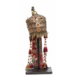 Turkmenistan, Yomud, bridal headdress,versierd met metalen en zilveren kralen, enkele met vegulding,