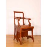 Mahoniehouten fauteuil/bibliotheektrap, 19e eeuw,met vier treden en bruin lederen bekleding