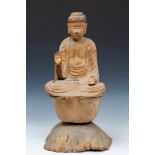 Japan, gestoken houten sculptuur van Boeddha Amida, 18e-19e eeuw,met brede usnisha en resten van