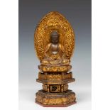 Japan, verguld houten sculptuur van Boeddha Amida Nyorai, ca. 1900,gezeten op hoge troon met