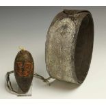 PNG, Papua Gulf, two objects, a bark belt and a coconut charmbelt with an incised pattern; resp.