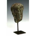 Roman wooden buste, ca. 3e eeuw.with a weathered black patina.; h. 11,5 cm.; Provenance Tom Lenders,