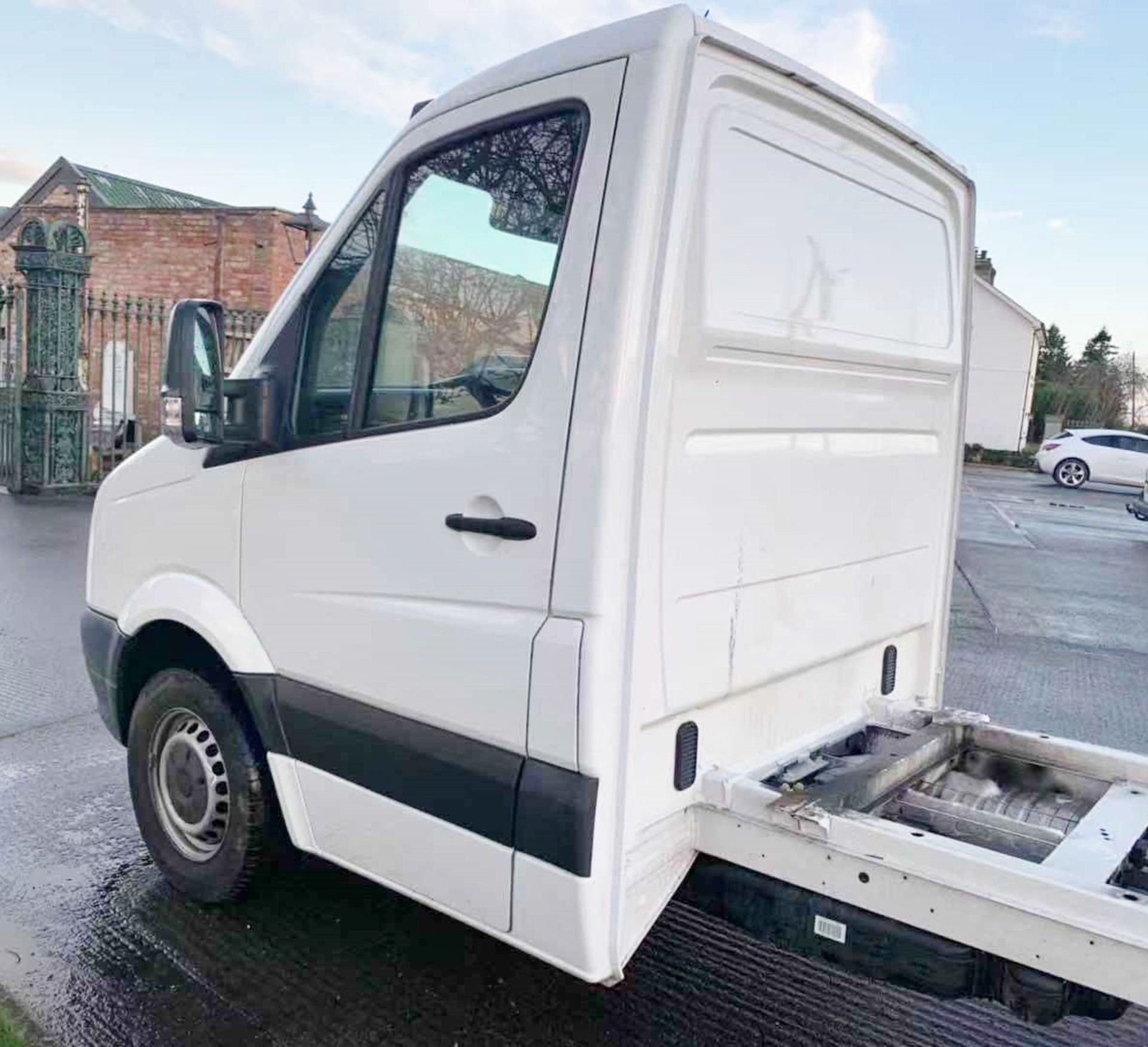 2015 (163 bhp) crafter chassis cab - Image 8 of 8
