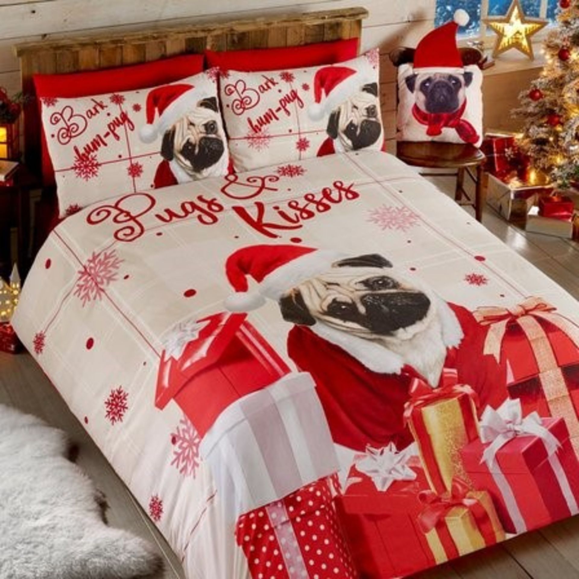 1 AS NEW PACKED CHRISTMAS HUM PUG SINGLE DUVET SET IN RED (VIEWING HIGHLY RECOMMENDED)
