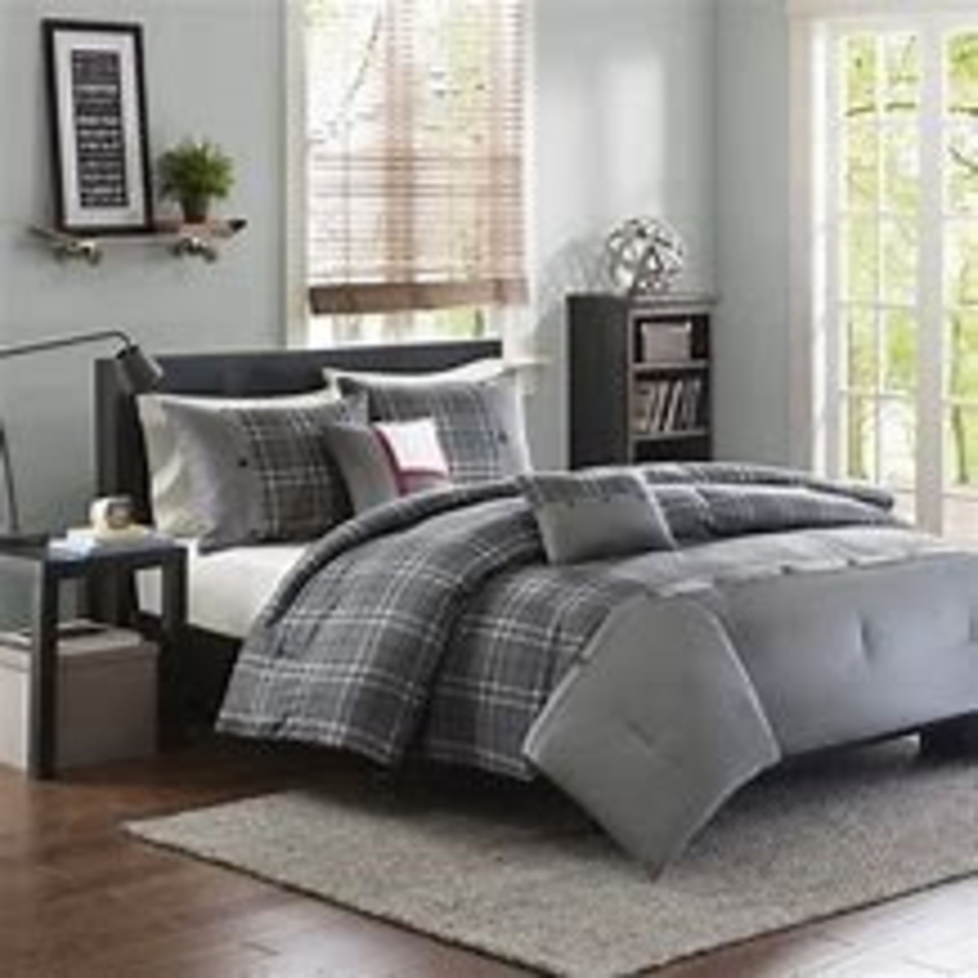 1 AS NEW BAGGED CAMPBELL CHECK SINGLE DUVET SET IN GREY (VIEWING HIGHLY RECOMMENDED)