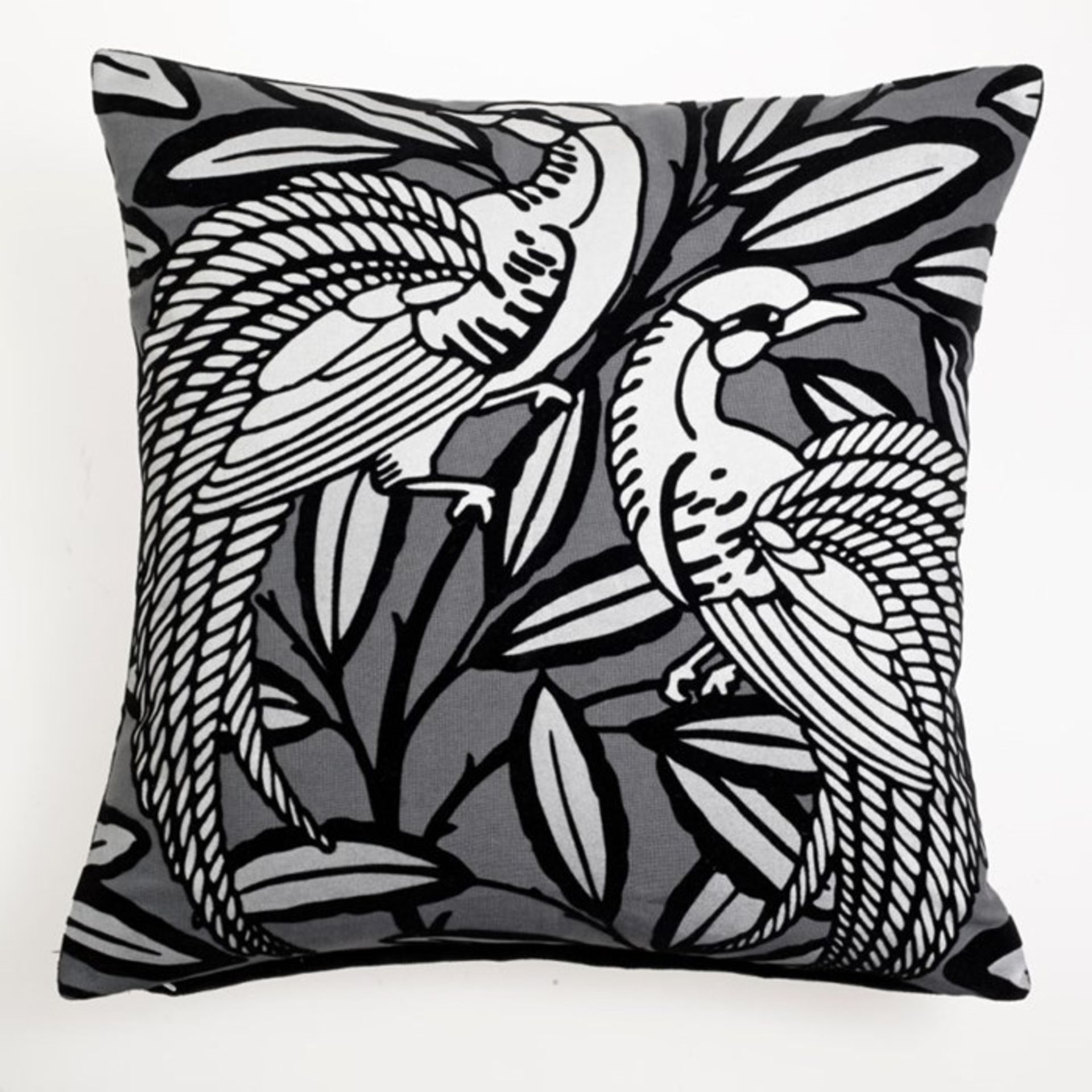 1 BRAND NEW PACKAGED ARTHOUSE TAILFEATHER BLACK CUSHION 300116 (VIEWING HIGHLY RECOMMENDED)