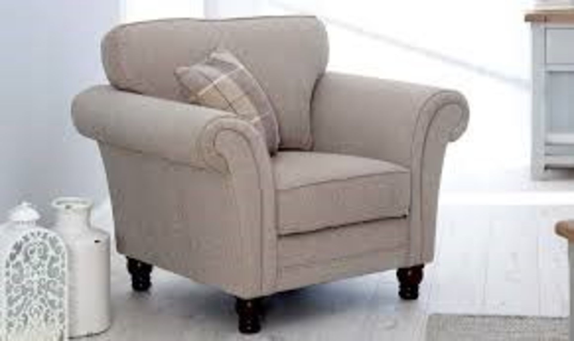 1 GRADE A PACKAGED HELMSDALE 1 SEATER, HEL-301 IN BROWN / RRP £370.00 (VIEWING HIGHLY RECOMMENDED)