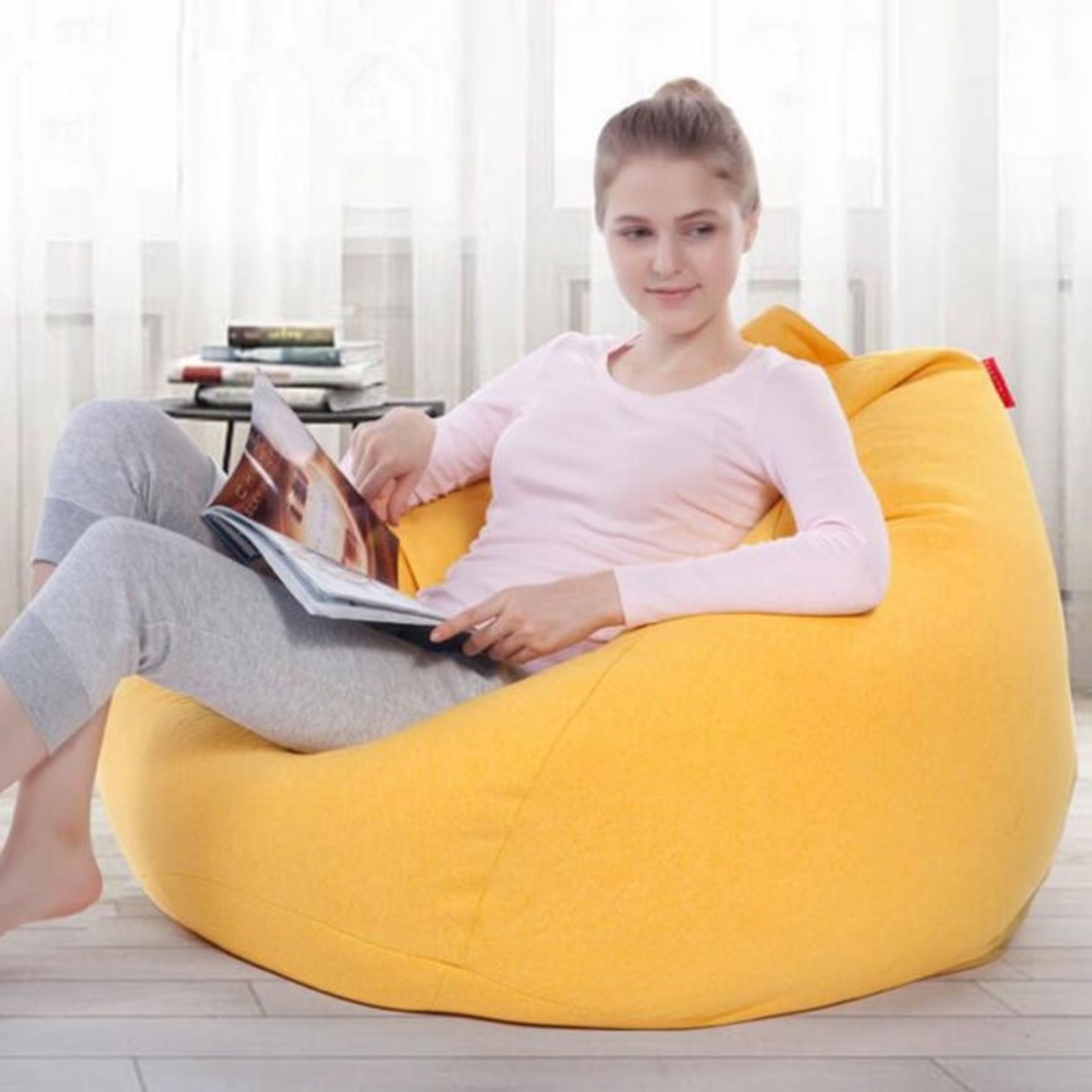 1 BAGGED BEAN BAG IN YELLOW / RRP £14.00 (VIEWING HIGHLY RECOMMENDED)