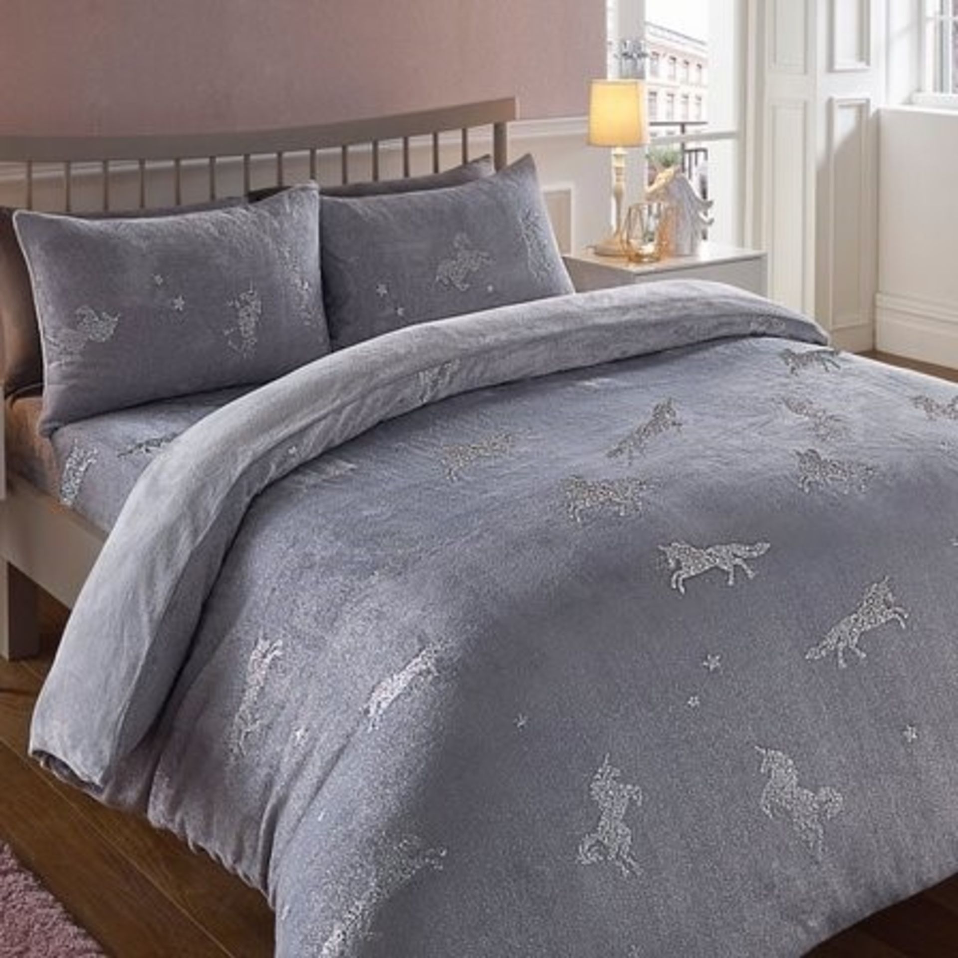 1 AS NEW BAGGED ULTRA COSY TEDDY UNICORN FLEECE DOUBLE DUVET SET IN GREY (VIEWING HIGHLY