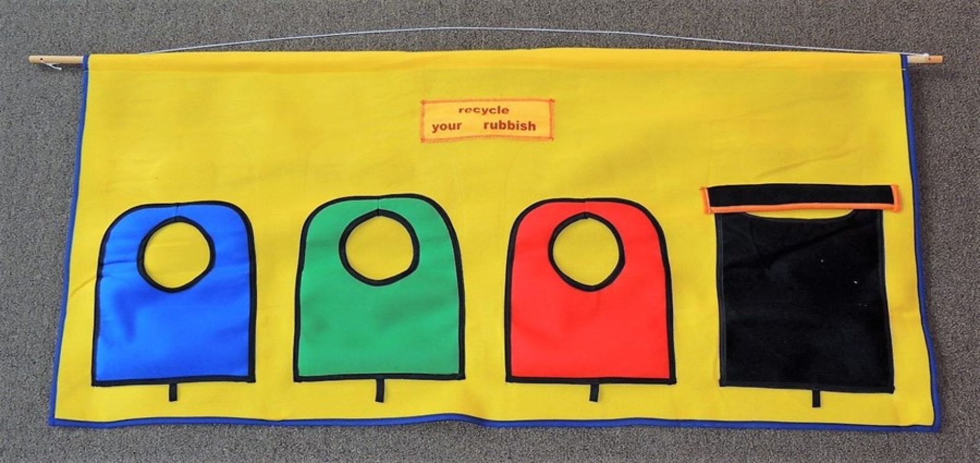 1 PACKAGED RECYCLING WALL CHARTLARGE FABRIC CLASSROOM WALL HANGER / RRP £15.00 (VIEWING HIGHLY