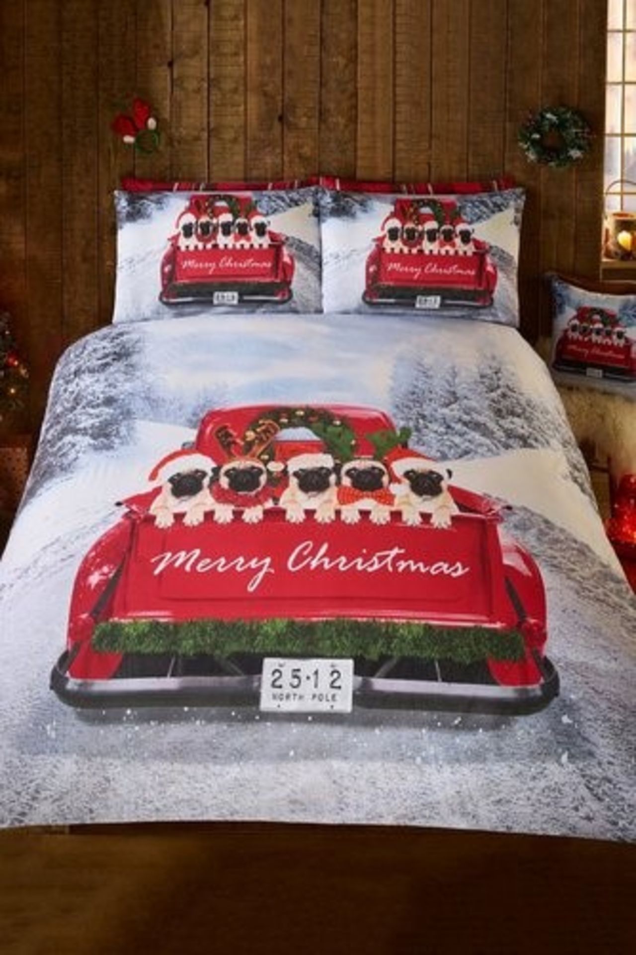 1 AS NEW BAGGED PUGS CHRISTMAS SINGLE QUILTED DUVET SET (VIEWING HIGHLY RECOMMENDED)