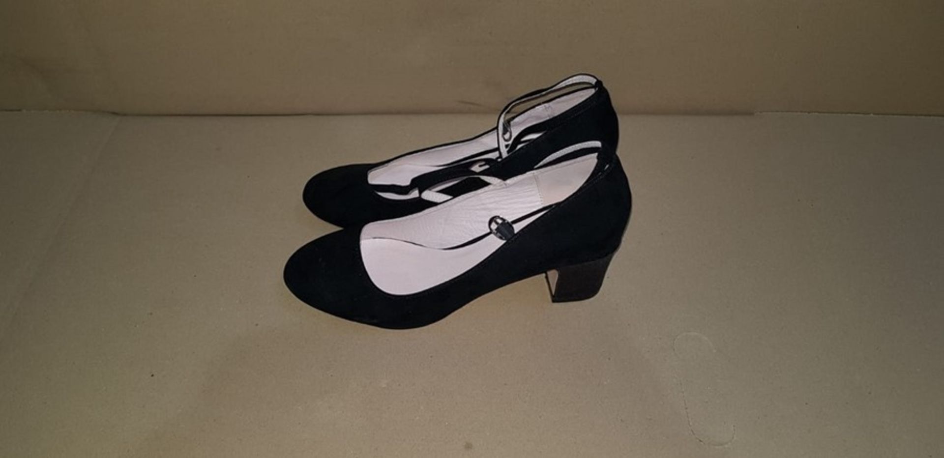 1 PAIR OF AS NEW MADEMOISELLE HEELS, WOMENS SIZE 6.5 IN BLACK, *NO BOX* RRP £60.00 (VIEWING HIGHLY