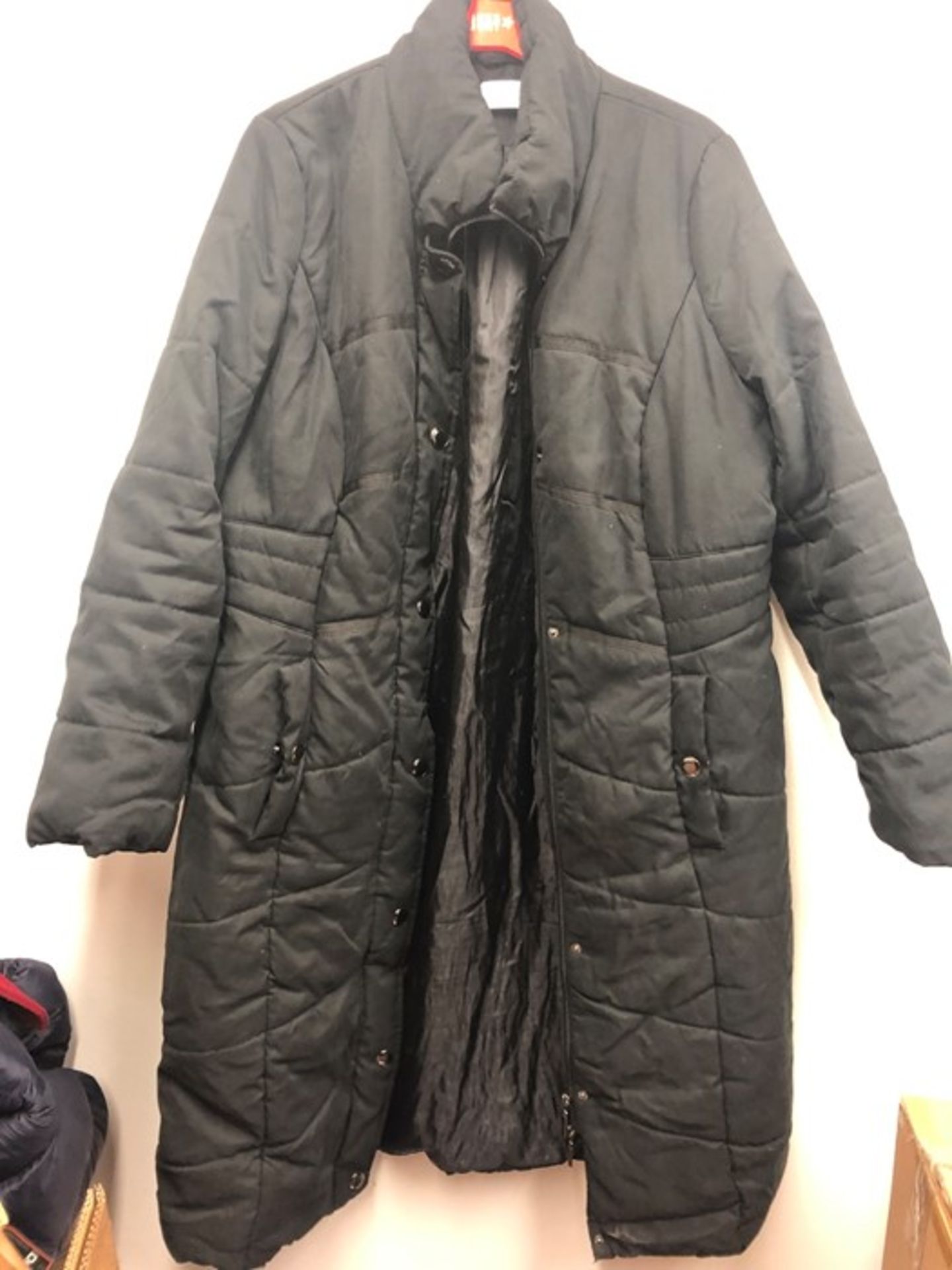 1 AS NEW LA REDOUTE ANNE WEYBURN COAT IN BLACK / SIZE 18 (VIEWING HIGHLY RECOMMENDED)