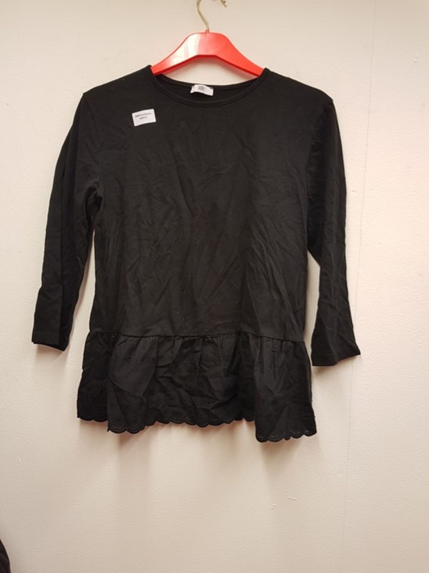 1 AS NEW LA REDOUTE TOP IN BLACK / SIZE M (VIEWING HIGHLY RECOMMENDED)