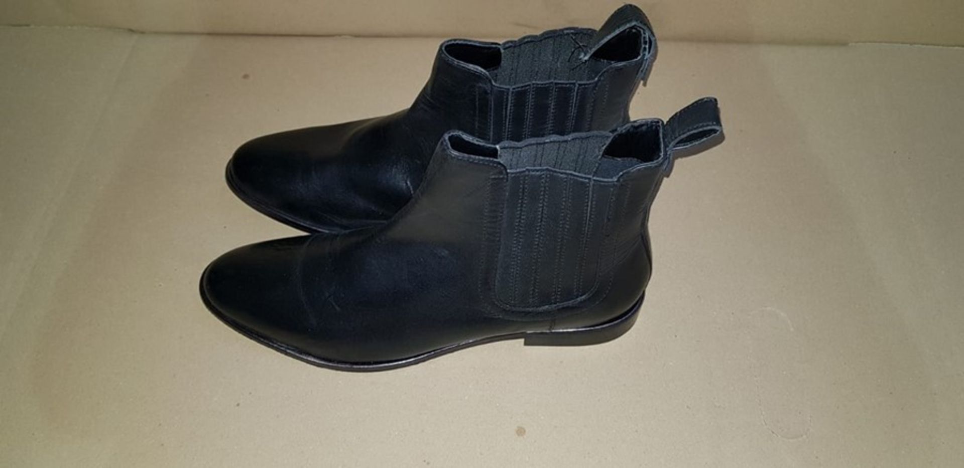 1 PAIR OF AS NEW LA REDOUTE BOOTS, WOMENS SIZE 8 IN BLACK *NO BOX* RRP £30.00 (VIEWING HIGHLY