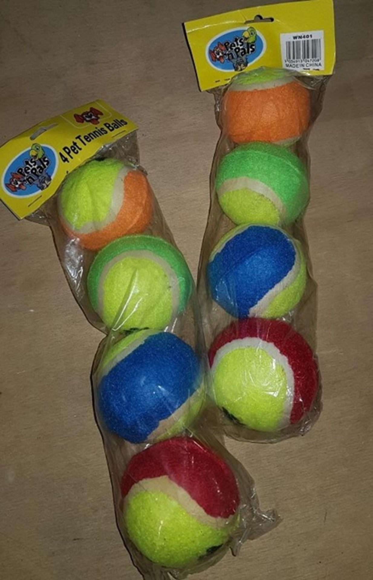 2 LOTS OF 4 PETS AND PALS TENNIS BALLS / QTY 8 BALLS (VIEWING HIGHLY RECOMMENDED)