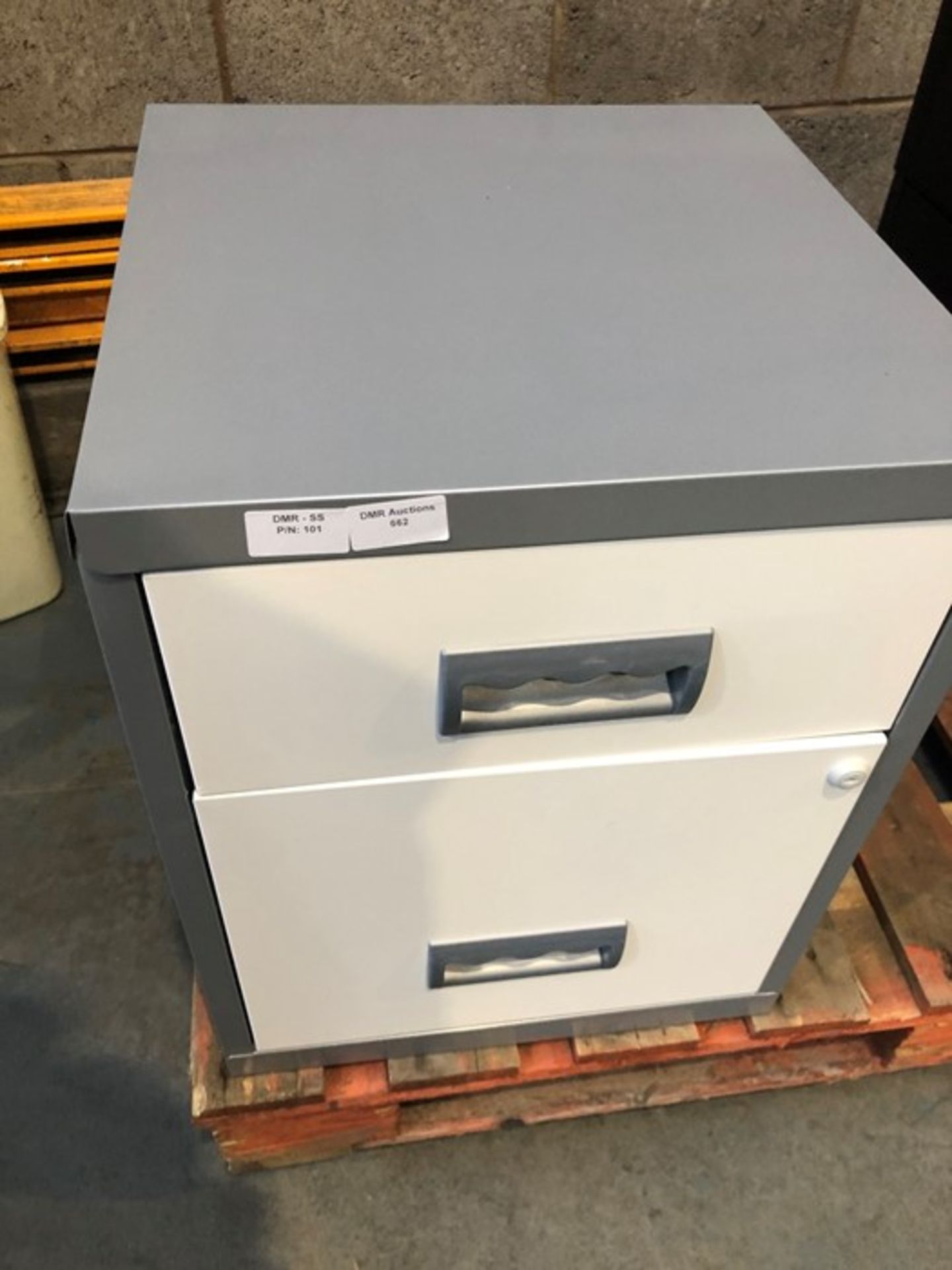 1 2 DRAWER A4 MOBILE FILING CABINET IN SILVER AND