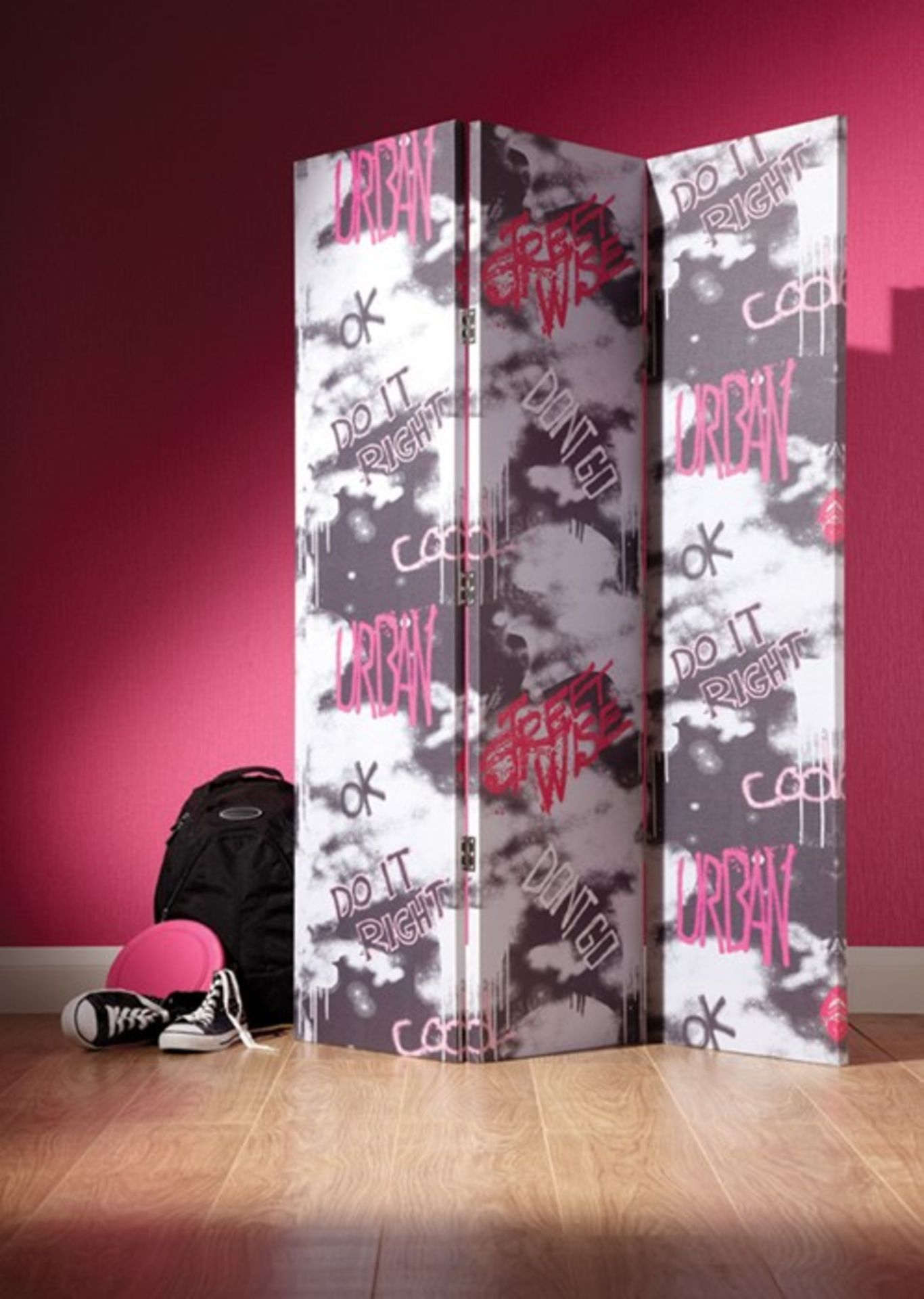 1 BRAND NEW BOXED ARTHOUSE STREETWISE GRAFFITI PINK SCREEN ROOM DIVIDER / RRP £110.99 (VIEWING
