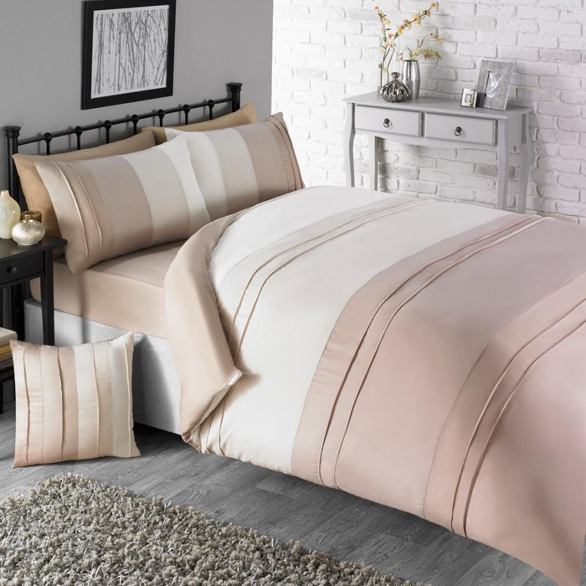 1 AS NEW BAGGED PINTUCK COLOUR PANEL DOUBLE DUVET SET IN NATURAL (VIEWING HIGHLY RECOMMENDED)