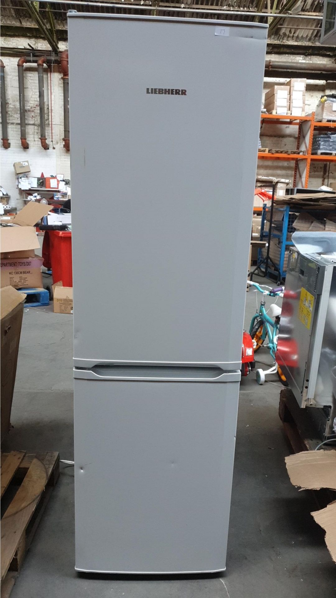 1 GRADE C LIEBHERR CU3331 60/40 FROST FREE FRIDGE FREEZER IN WHITE / RRP £479.00 (VIEWING HIGHLY - Image 2 of 2