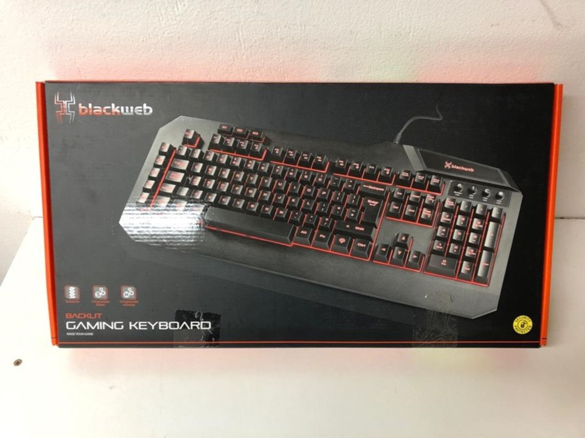 1 BOXED BLACKWEB GAMING KEYBOARD / RRP £30.00 - BL -3661 (VIEWING HIGHLY RECOMMENDED)