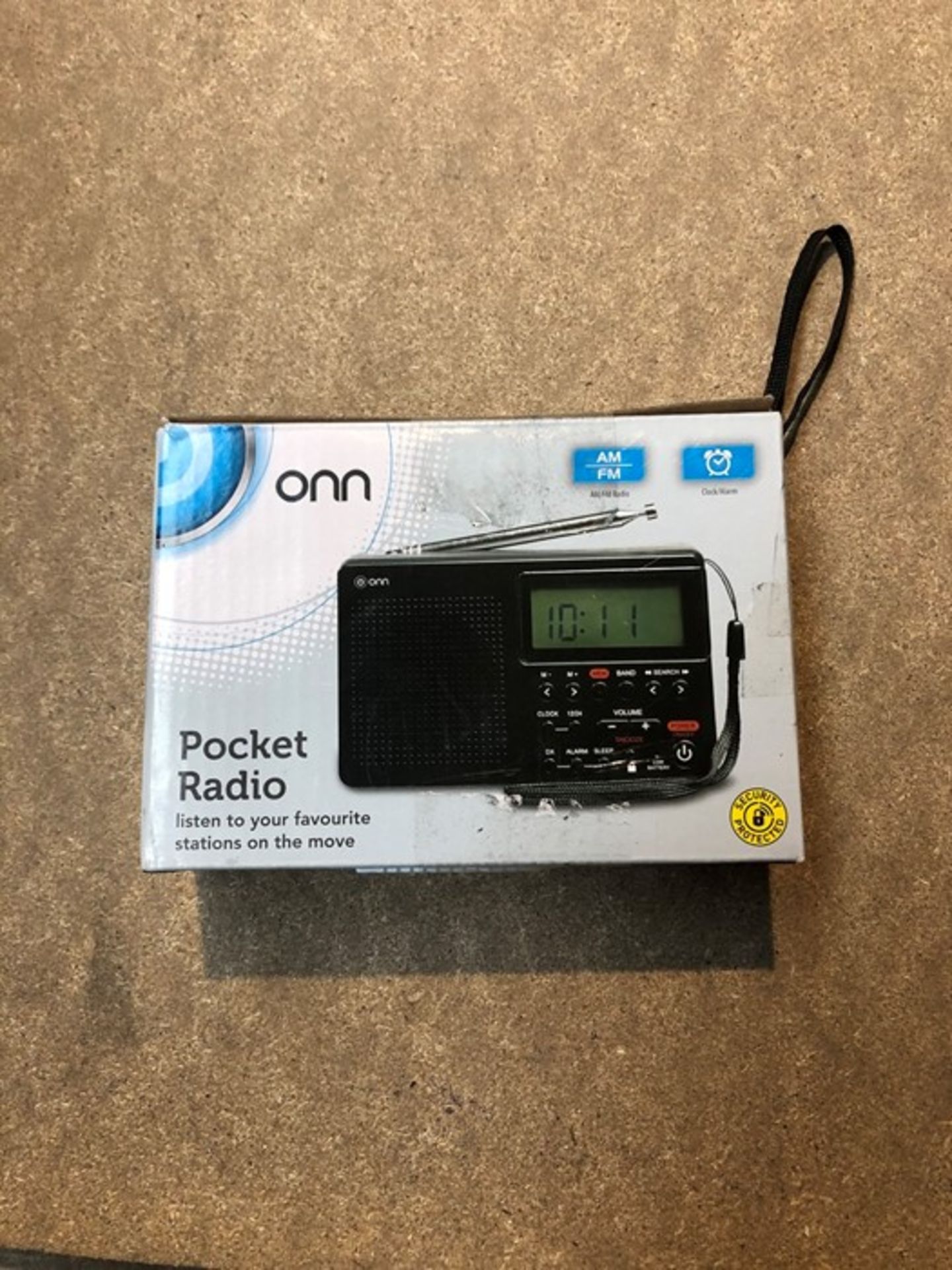 1 BOXED ONN POCKET RADIO IN BLACK / RRP £ 15.00 - BL -3813 (VIEWING HIGHLY RECOMMENDED)