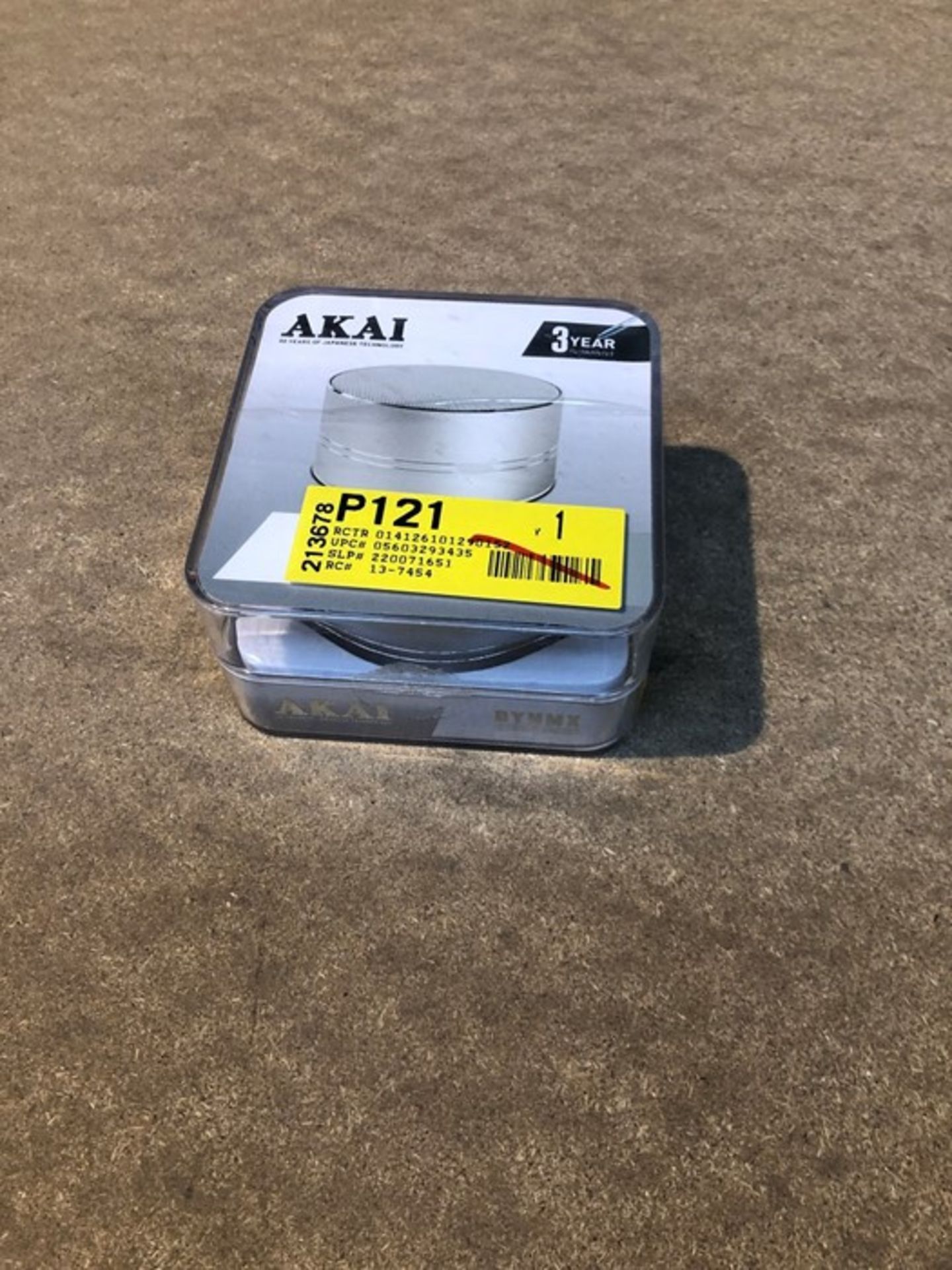 1 BOXED AKAI DYNMX ALUMINIUM CYLINDER BLUETOOTH SPEAKER IN SILVER / RRP £19.99 - BL -3678 (VIEWING