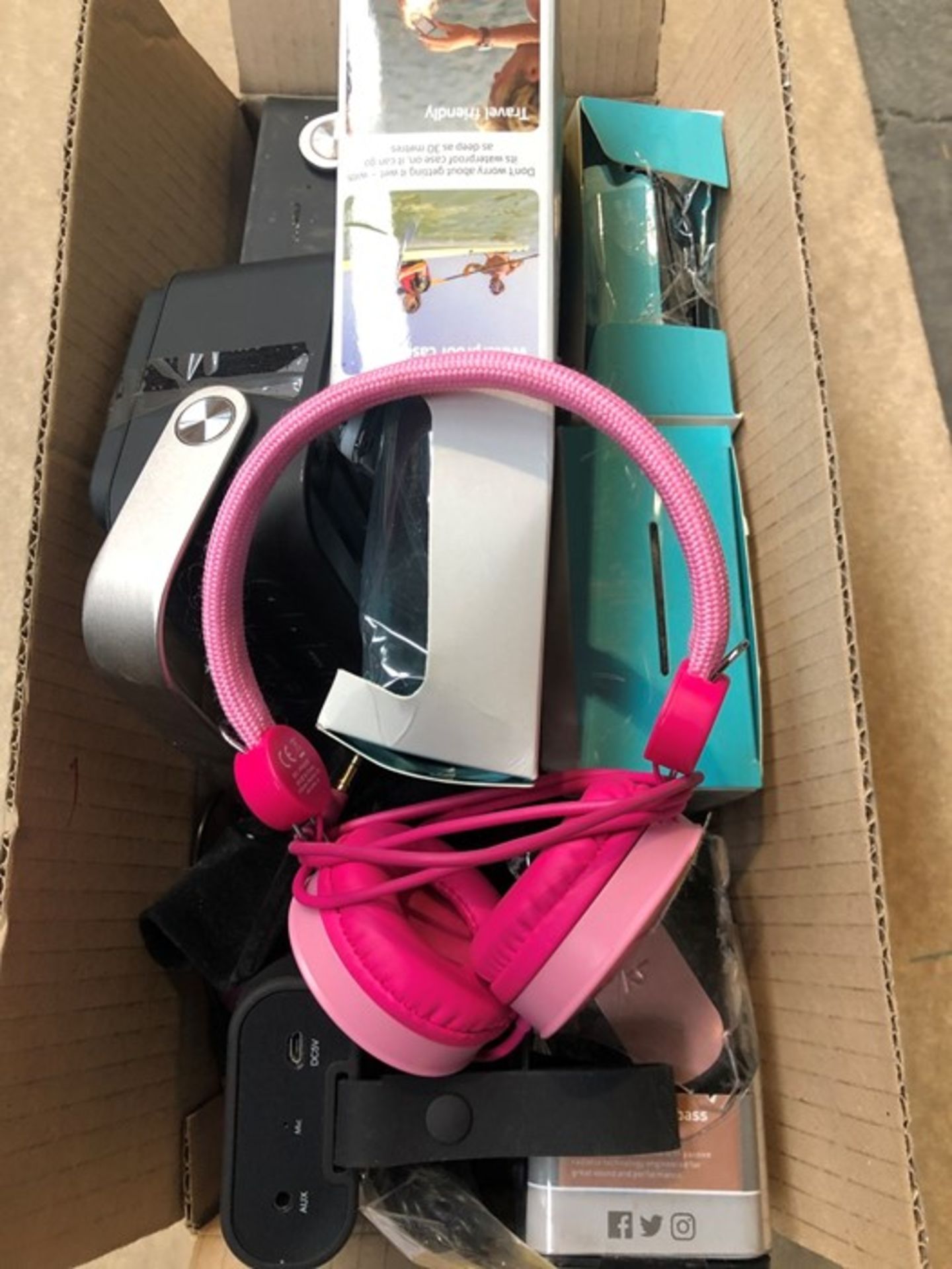 1 LOT TO CONTAIN ASSORTED SPEAKERS AND DASH CAMERA'S - BL -3656 (VIEWING HIGHLY RECOMMENDED)