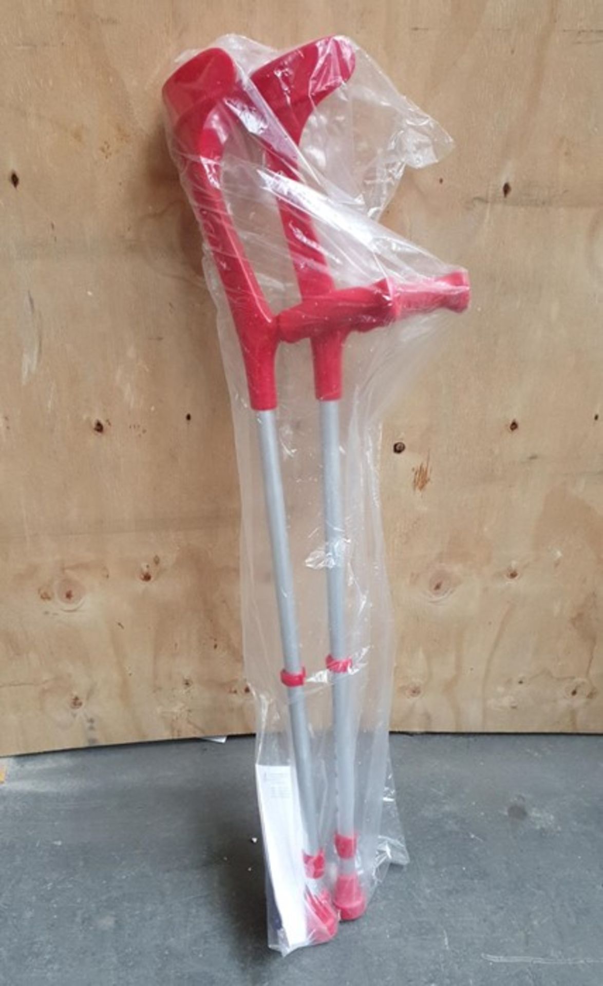 ME : 1 AS NEW PACKAGED PAIR OF KOWSKY RED SOFT GRIP ALUMINIUM ADJUSTABLE CRUTCHES / RRP £29.95 (
