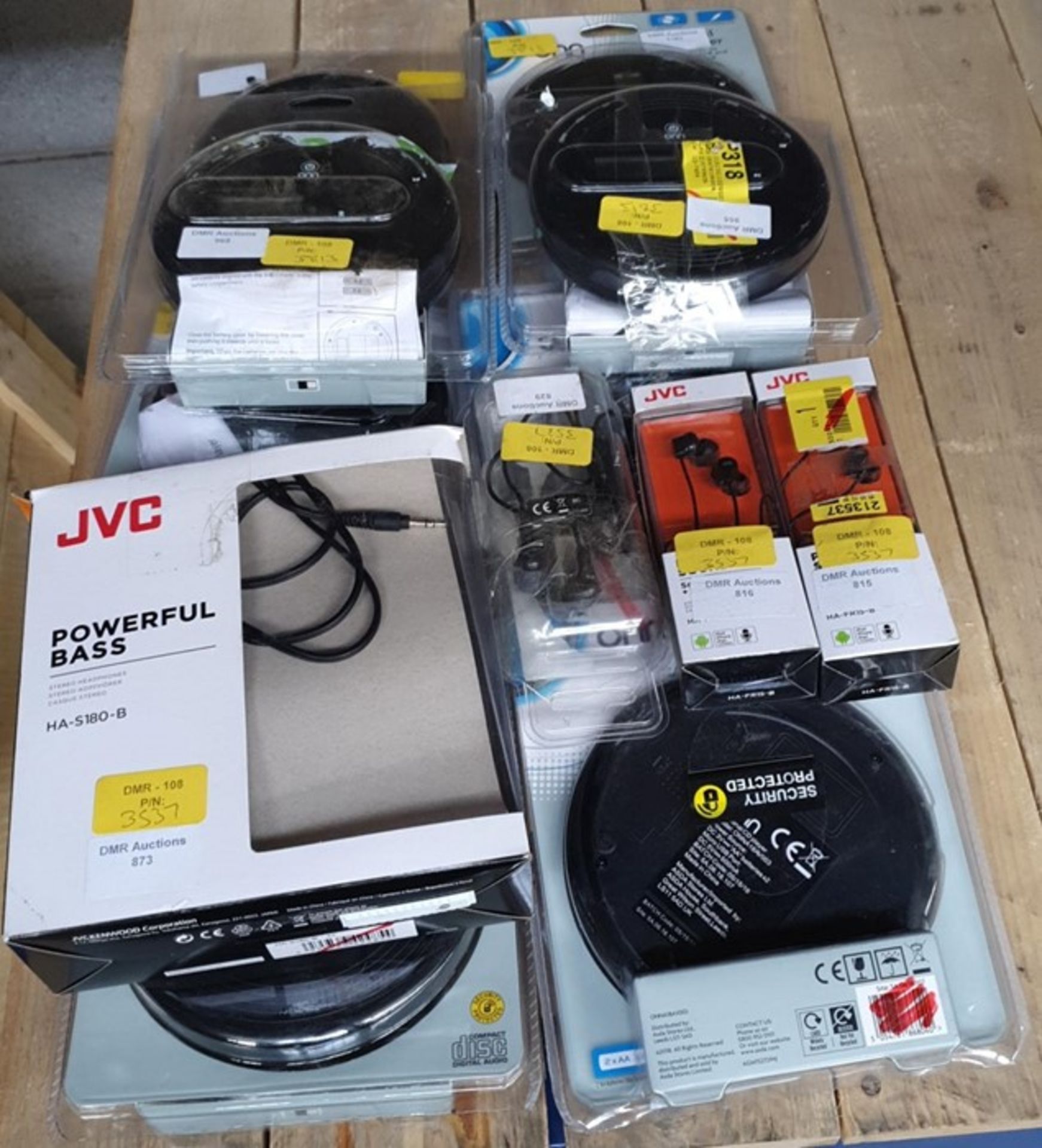 1 LOT TO CONTAIN APPROX 12 ELECTRICALS, INCLUDES ONN PERSONAL CD PLAYERS, HEADSET, EARPHONES, /
